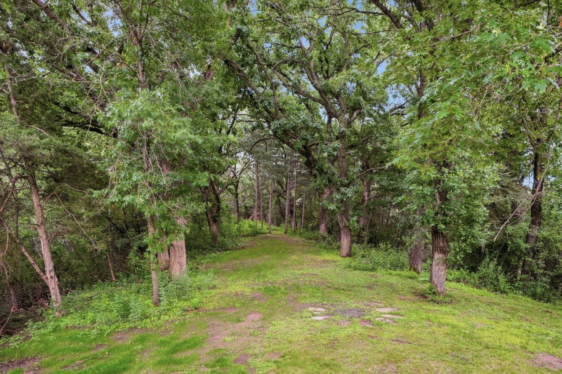 10761 Penfield Avenue Court N - Photo 49