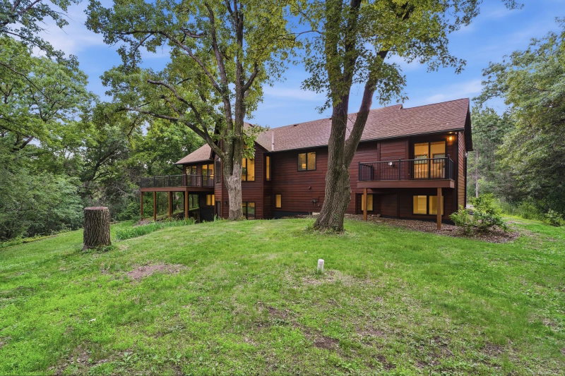 10761 Penfield Avenue Court N - Photo 54