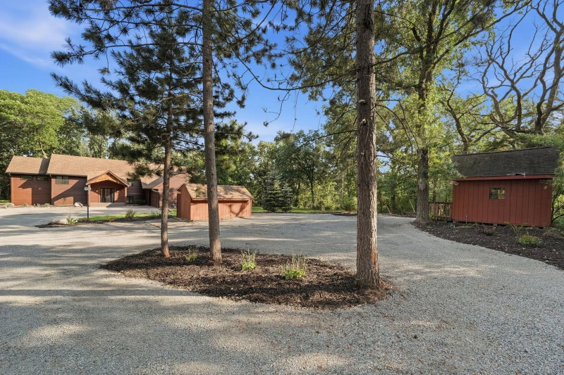 10761 Penfield Avenue Court N - Photo 72