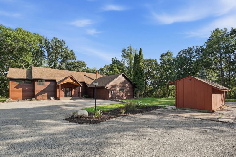 10761 Penfield Avenue Court N - Photo 74