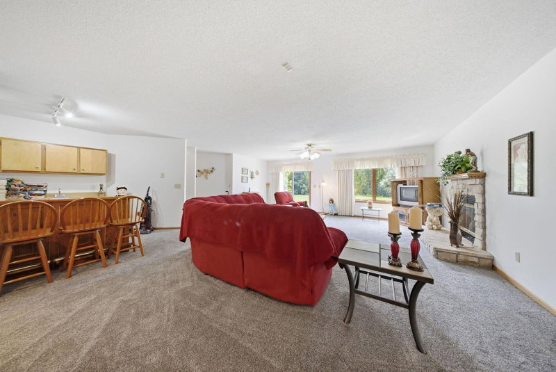 4852 Hillvale Avenue N - Photo 21