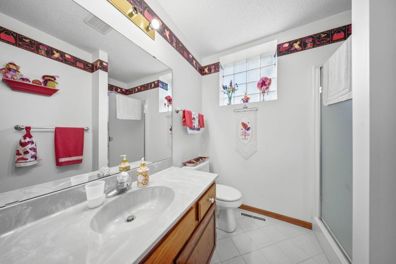 4852 Hillvale Avenue N - Photo 27