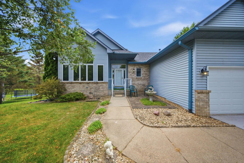4852 Hillvale Avenue N - Photo 28