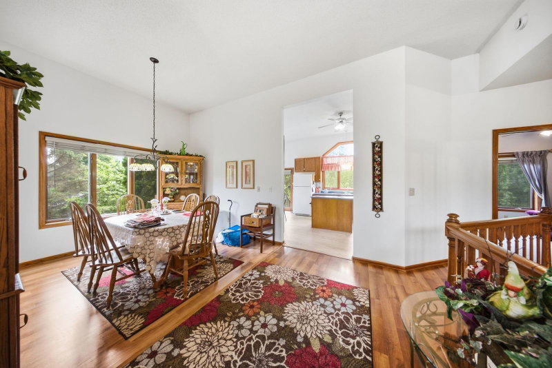 4852 Hillvale Avenue N - Photo 4