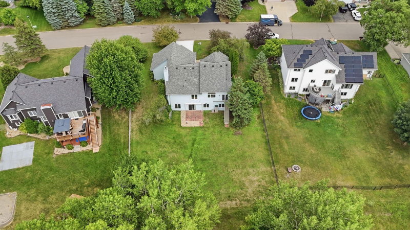 4852 Hillvale Avenue N - Photo 37
