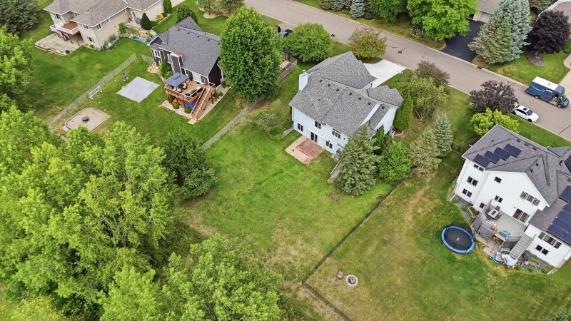 4852 Hillvale Avenue N - Photo 38