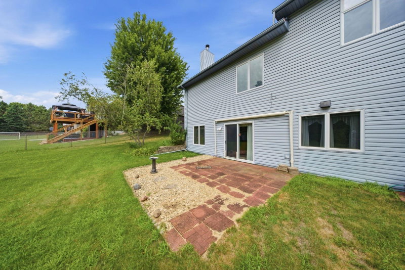 4852 Hillvale Avenue N - Photo 42
