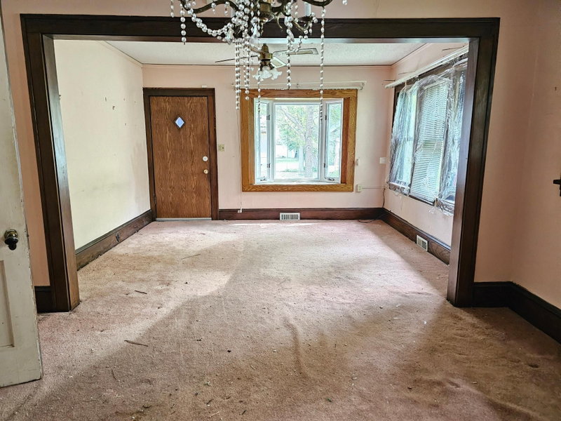 3904 Clinton Avenue - Photo 3