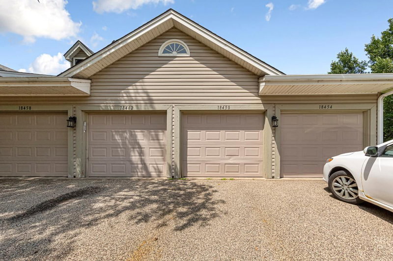 18450 Creeks Bend Drive - Photo 2