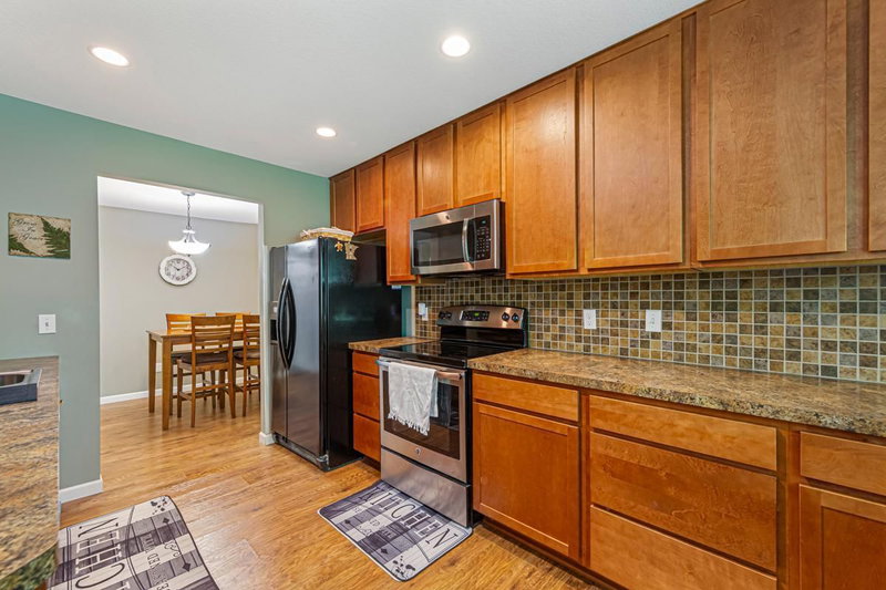 18450 Creeks Bend Drive - Photo 16