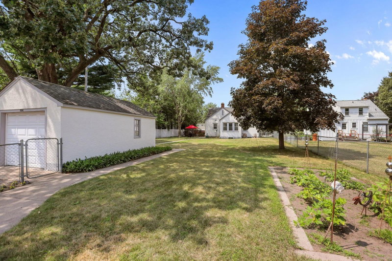 2226 Branch Avenue - Photo 33