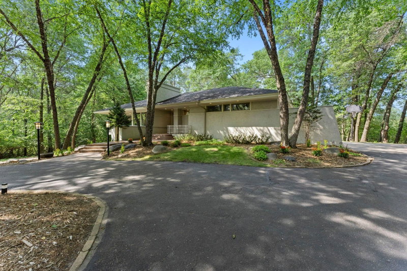 11945 Isleton Avenue N - Photo 5