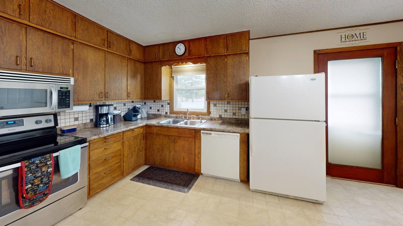 2420 Kenyon Road - Photo 4