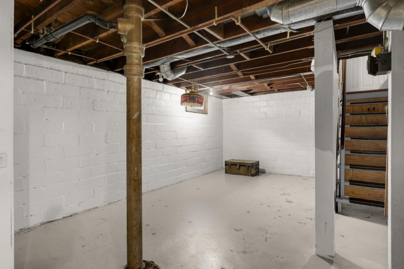678 Hazel Street N - Photo 21
