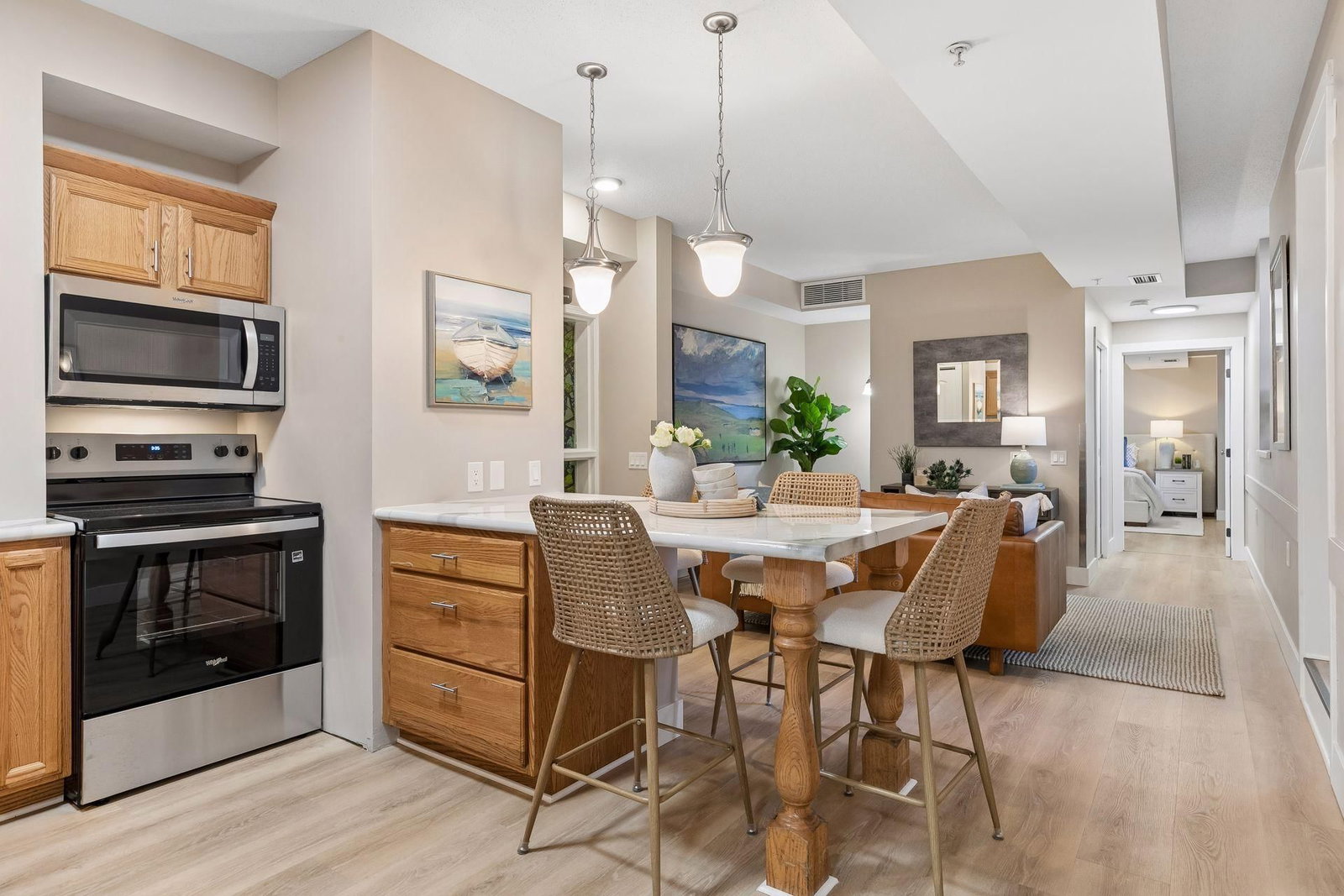 2040 Como Avenue #104