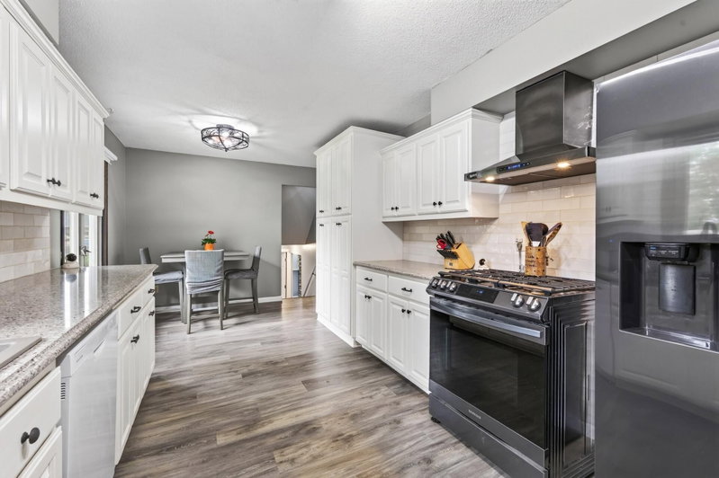 8305 69th Street S - Photo 11