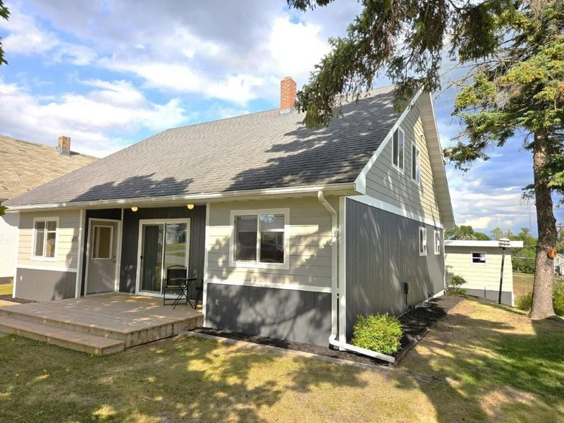 106 Red Lake Avenue SW - Photo 3