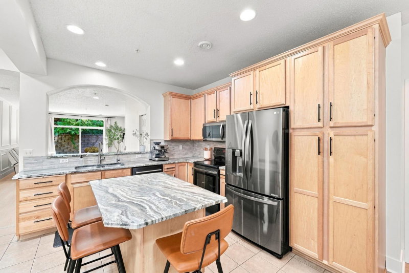14535 Quebec Avenue - Photo 2