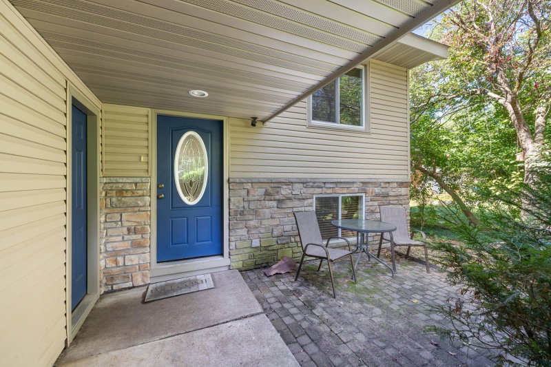 8 Golden Lake Road