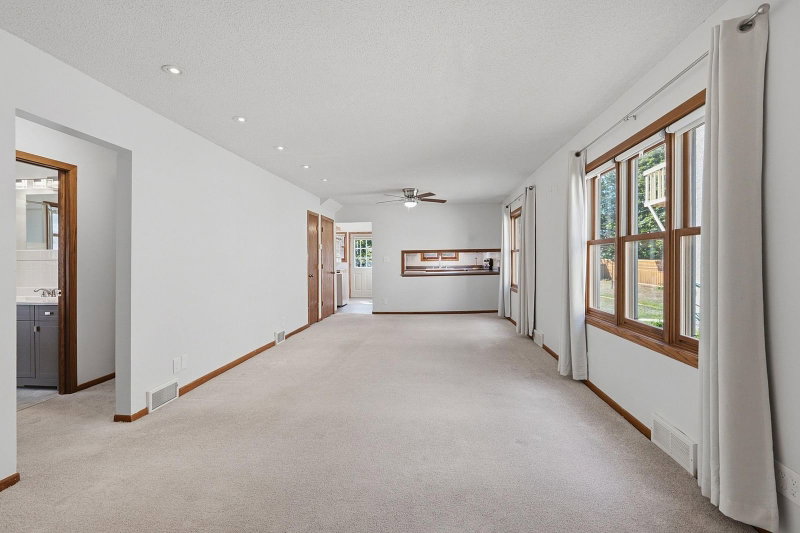 4230 39th Avenue S - Photo 4