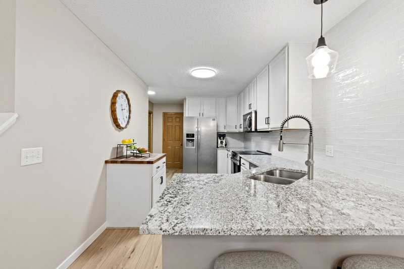 20618 Fenston Avenue N - Photo 13