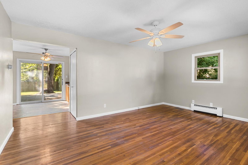 610 Grange Avenue N - Photo 4
