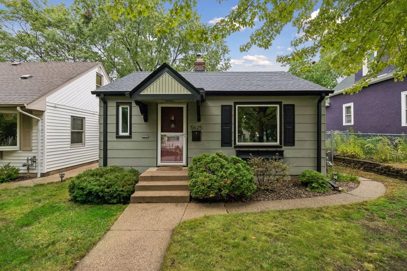 5625 42nd Avenue S - Photo 2