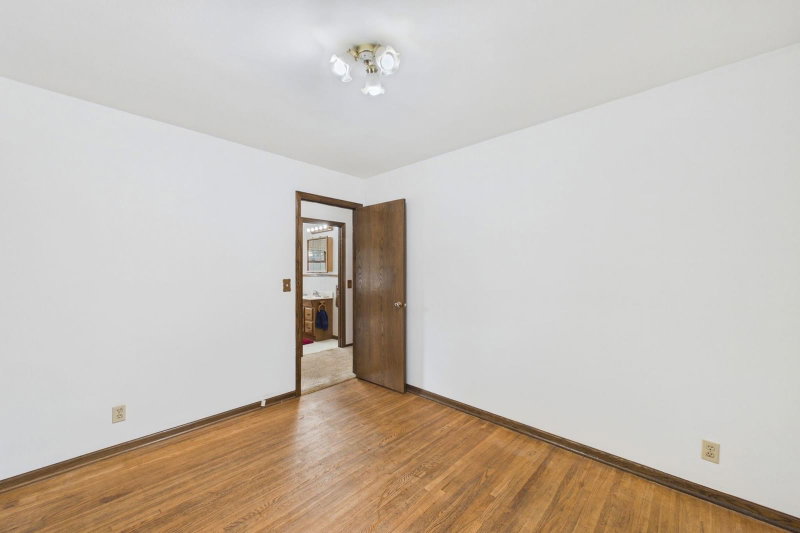 8831 Greenway Avenue S - Photo 14