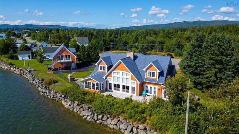 370 Pier Road, Parrsboro, Nova Scotia