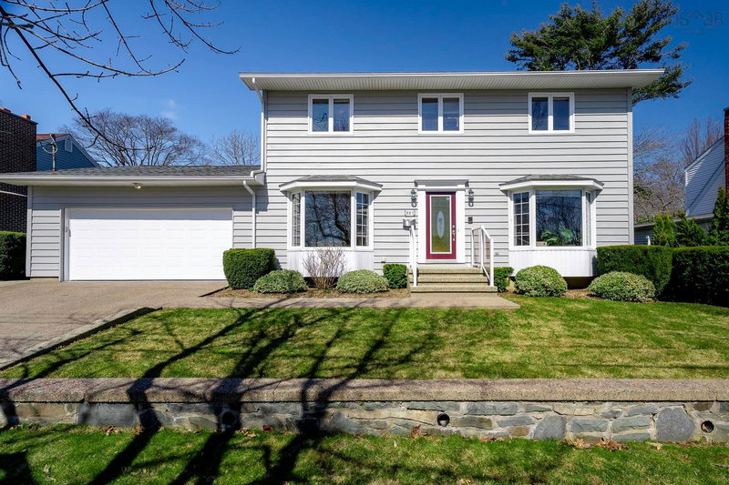 981 Beaufort Avenue, Halifax, Nova Scotia