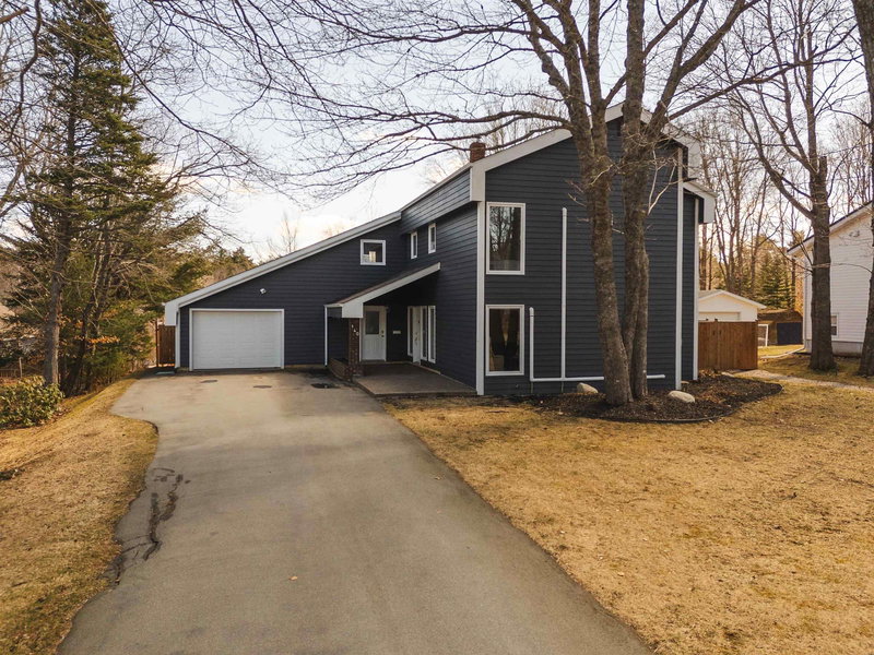 140 Pinecrest Boulevard, Bridgewater, Nova Scotia