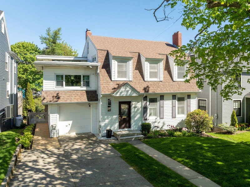 6031 Oakland Road, Halifax, Nova Scotia