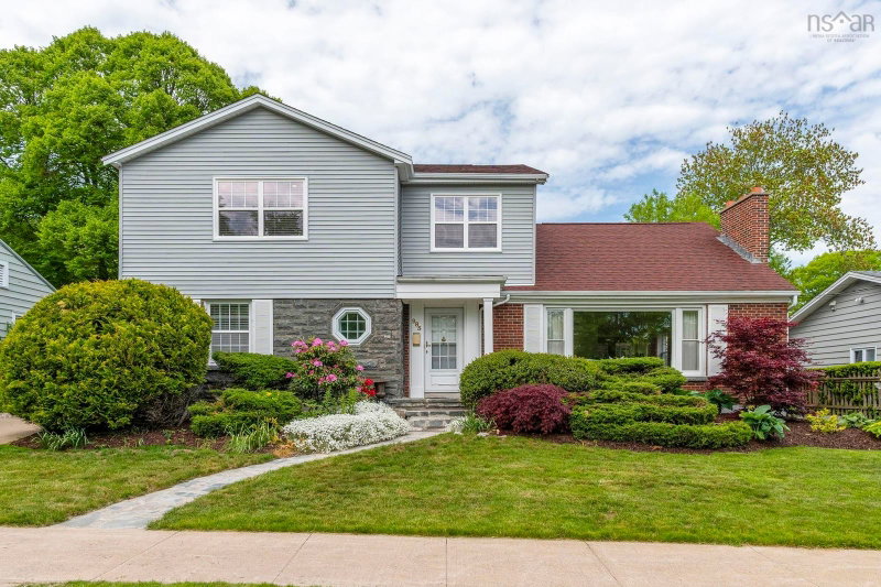 985 Beaufort Avenue, Halifax, Nova Scotia