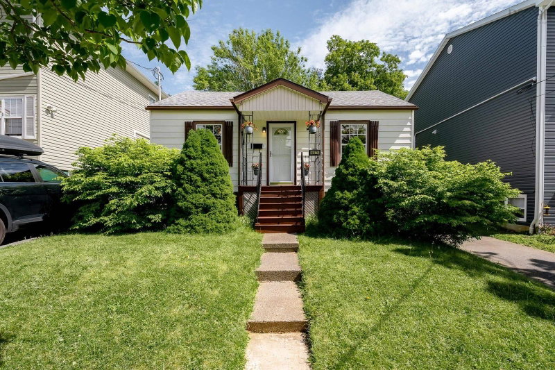 6474 Roslyn Road, Halifax, Nova Scotia