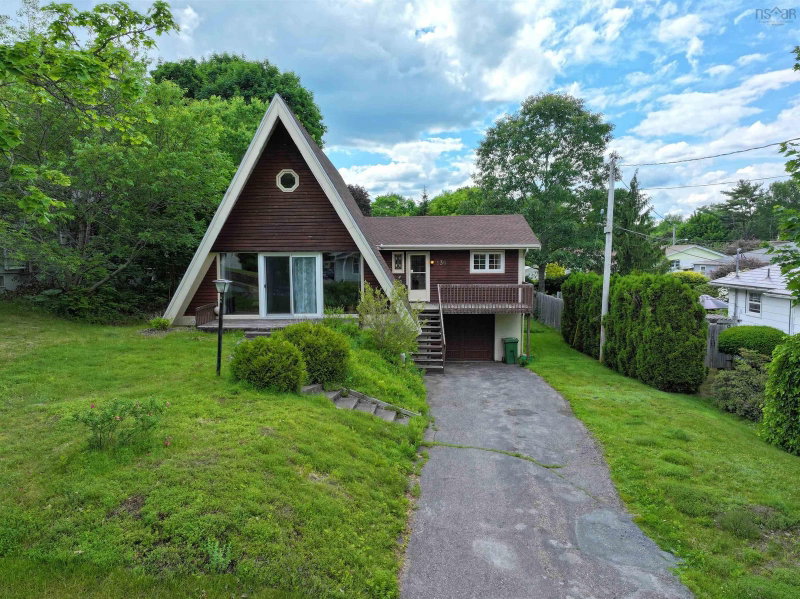 136 Empire Street, Bridgewater, Nova Scotia