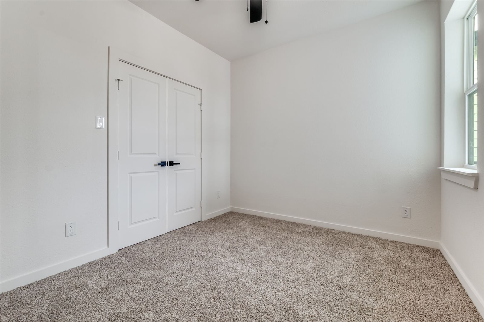 2414 Merlin Street — photo 7