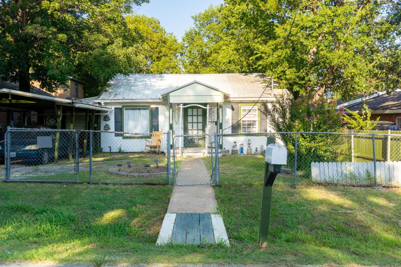 714 Neomi Avenue