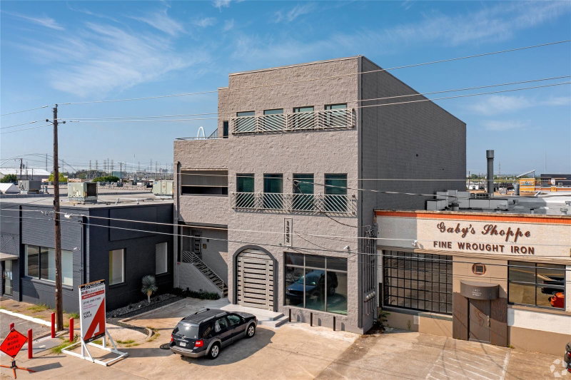1303 Dragon Street #A