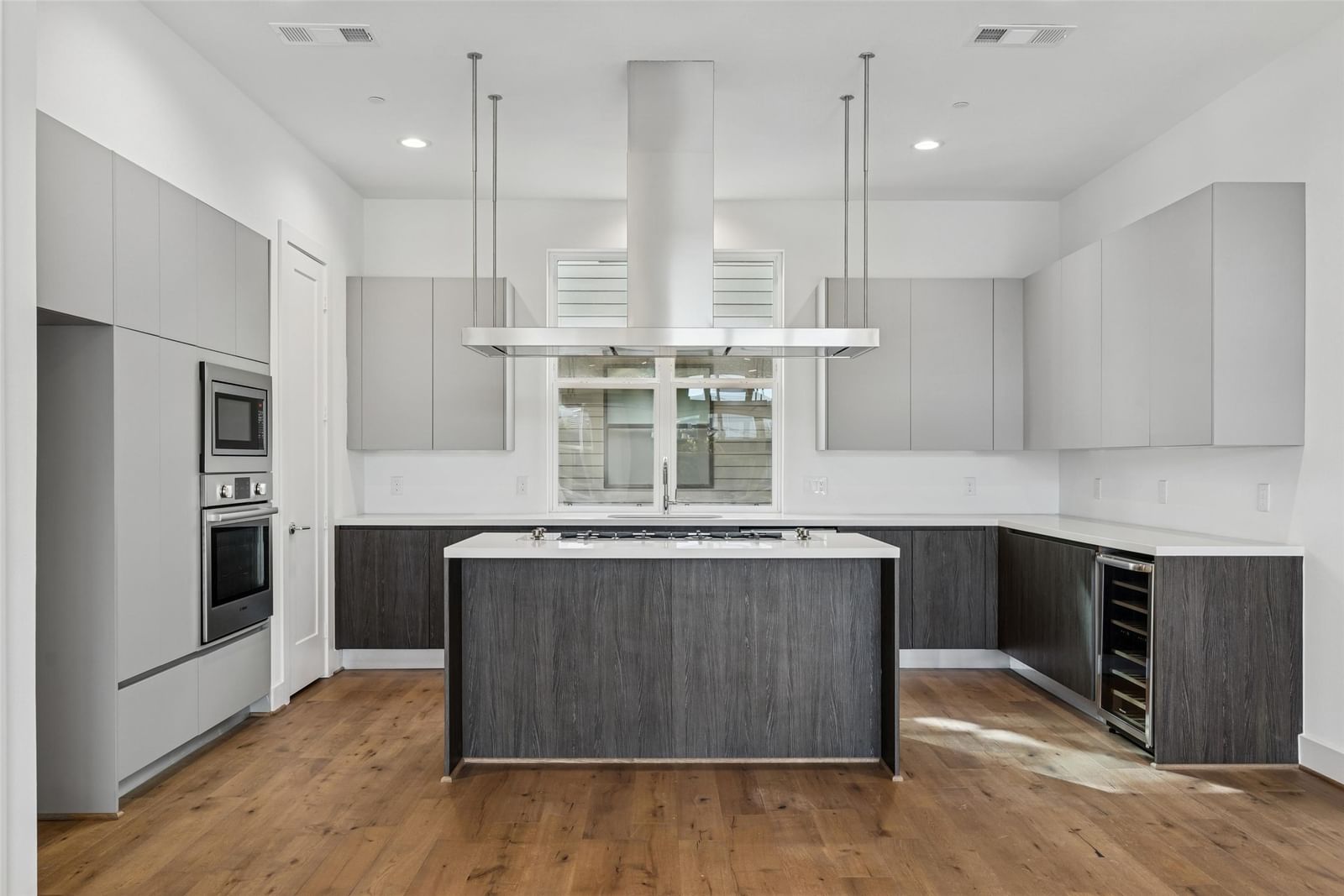3048 Chimes Street — photo 9