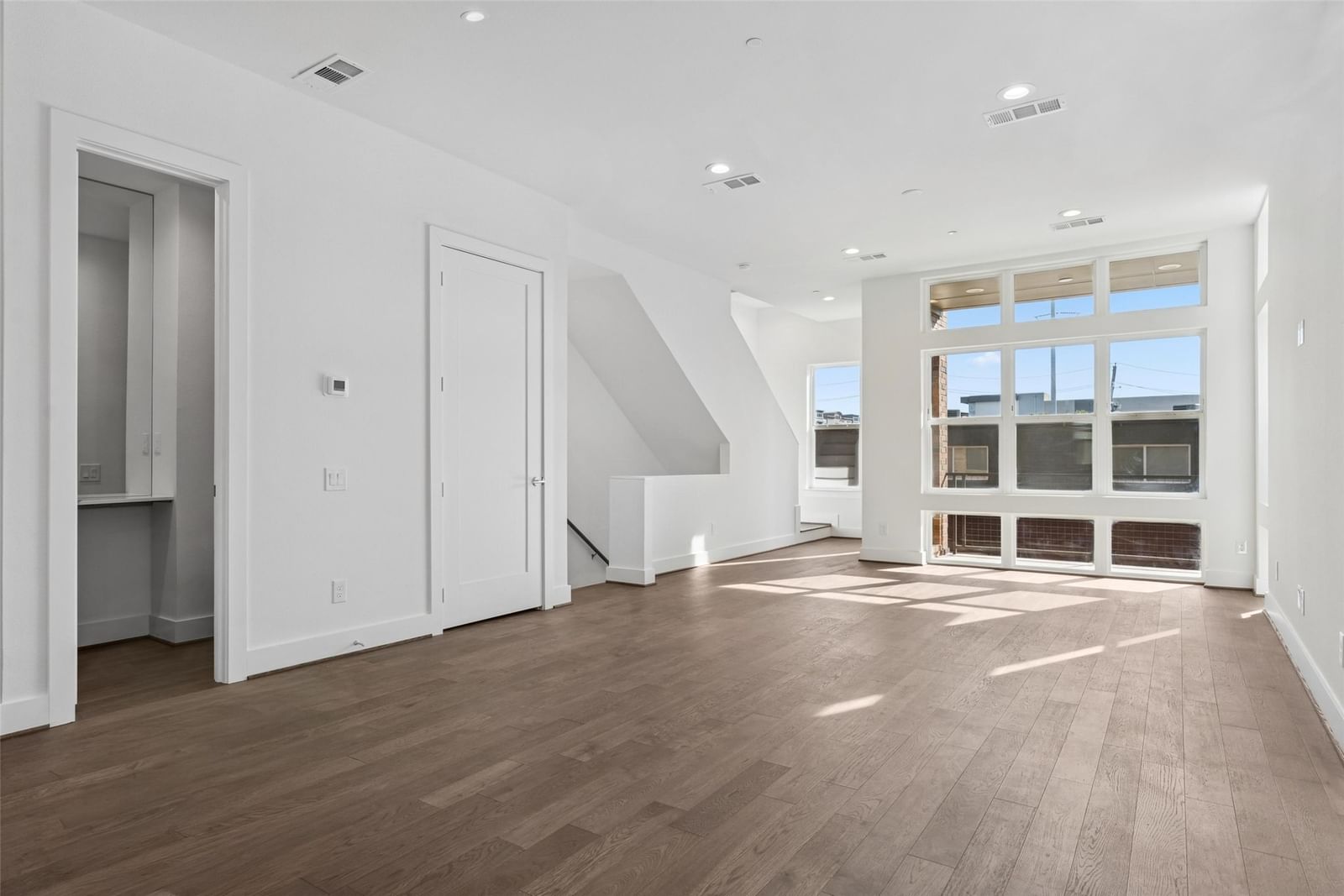 3032 Chimes Street — photo 5