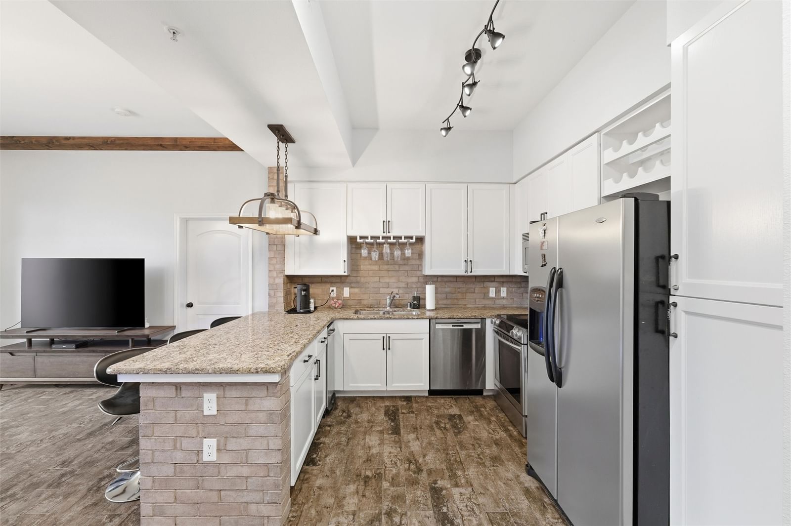 3225 Turtle Creek Boulevard #829 — photo 5
