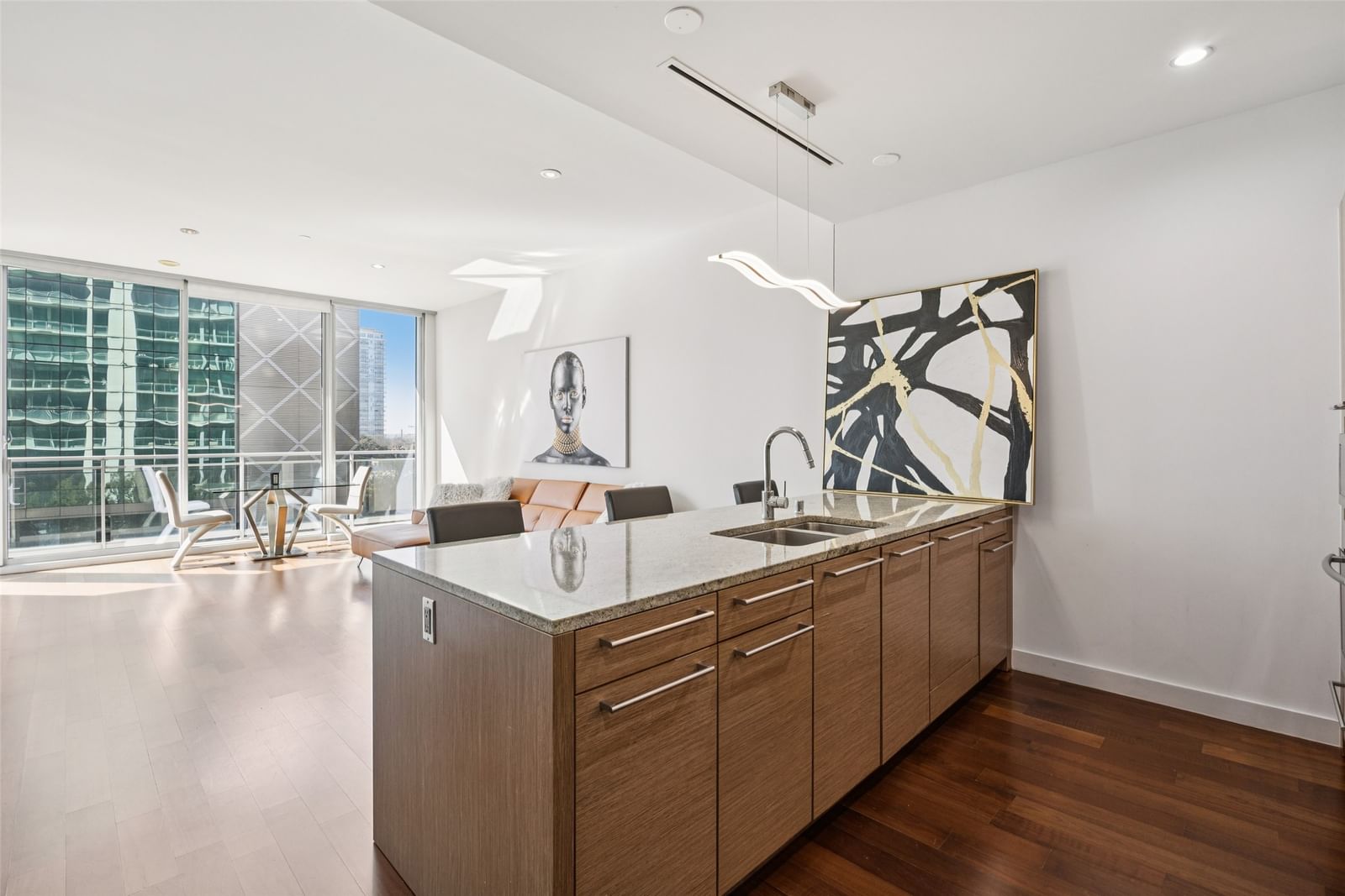2900 Mckinnon Street #303 — photo 8