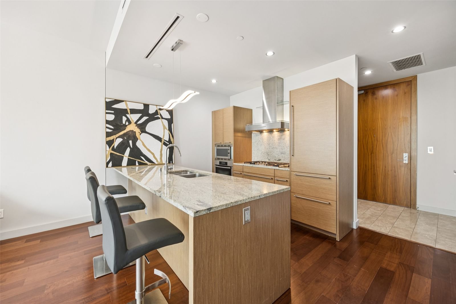 2900 Mckinnon Street #303 — photo 9