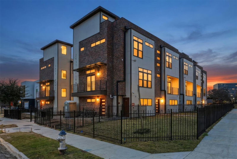 2631 Kirby Street #102
