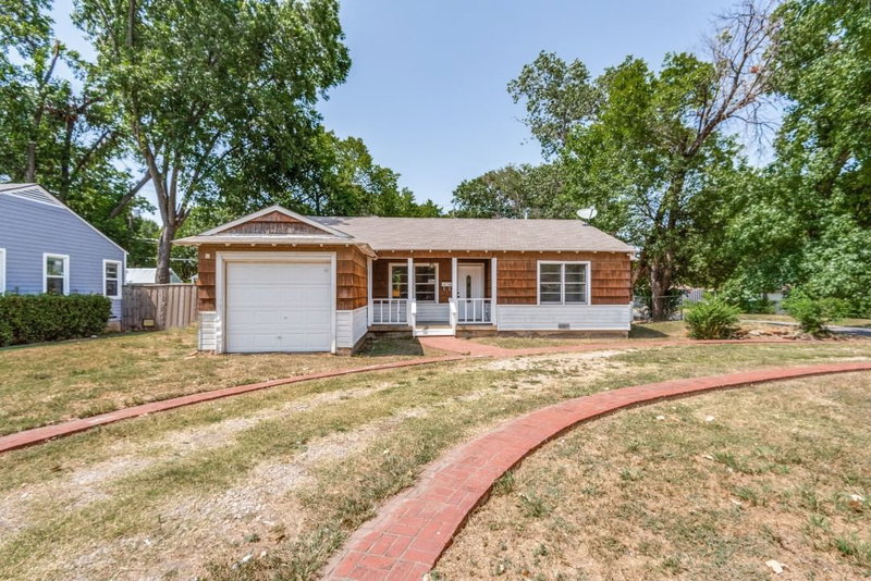 2505 Falls Drive