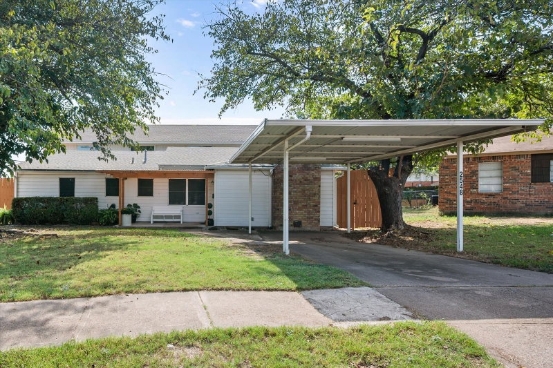 2548 Wood Valley Place