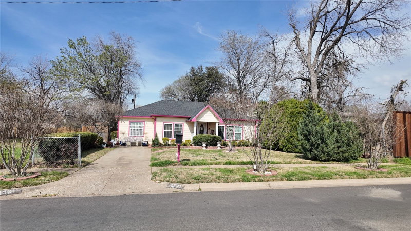 4521 Kelton Drive