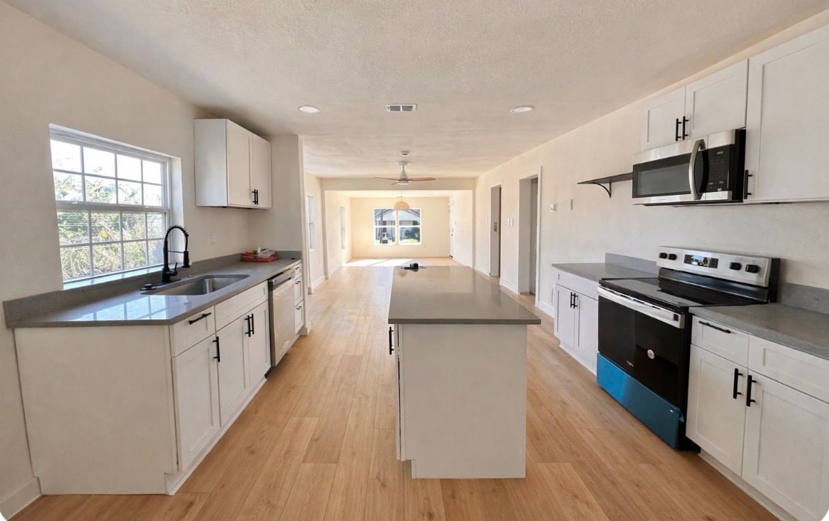 2739 Lawrence Street — photo 2