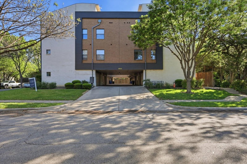 3930 Bowser Avenue #10