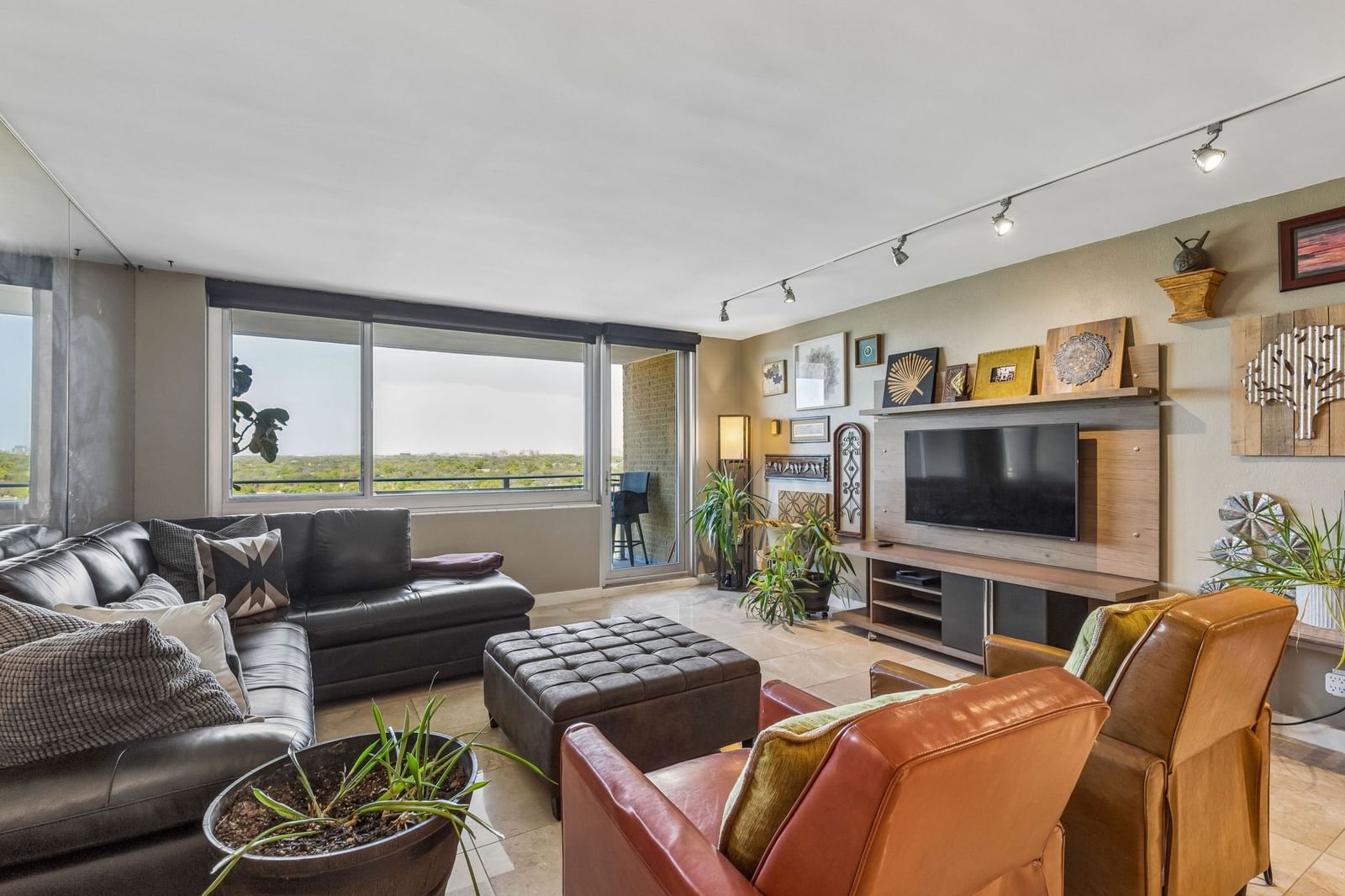 3883 Turtle Creek Boulevard #1616 — photo 4